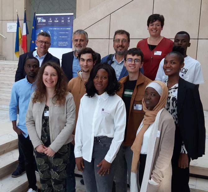 De droite à gauche sur la photo : Julie Champion, Ginés Martinez, Olivier Ravel, Olivier Cochard, directeur du développement de la société [OAKRIDGE](https://www.oakridge.fr/fr/))